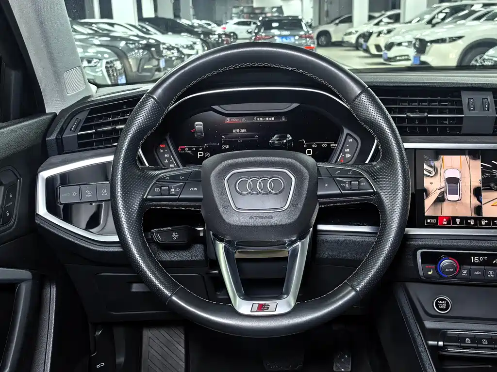 Audi Q3 Sportback — миниатюра 11