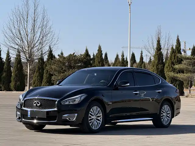 INFINITI Q70 2016