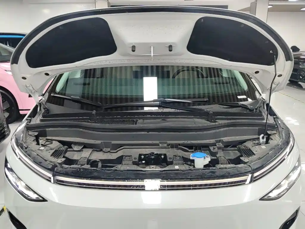 XPeng X9 — миниатюра 20
