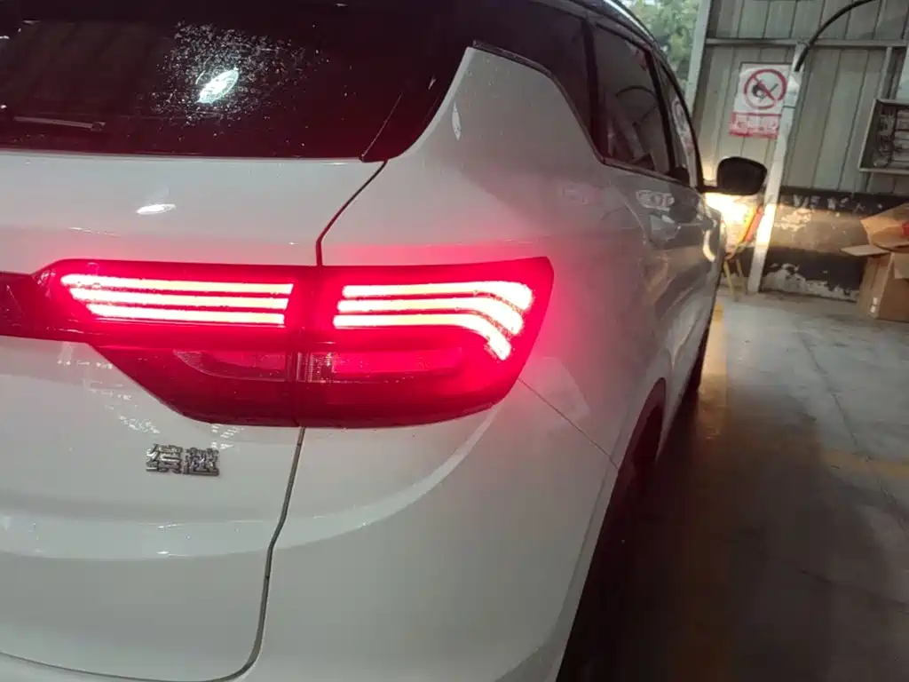 Geely Binyue — миниатюра 8