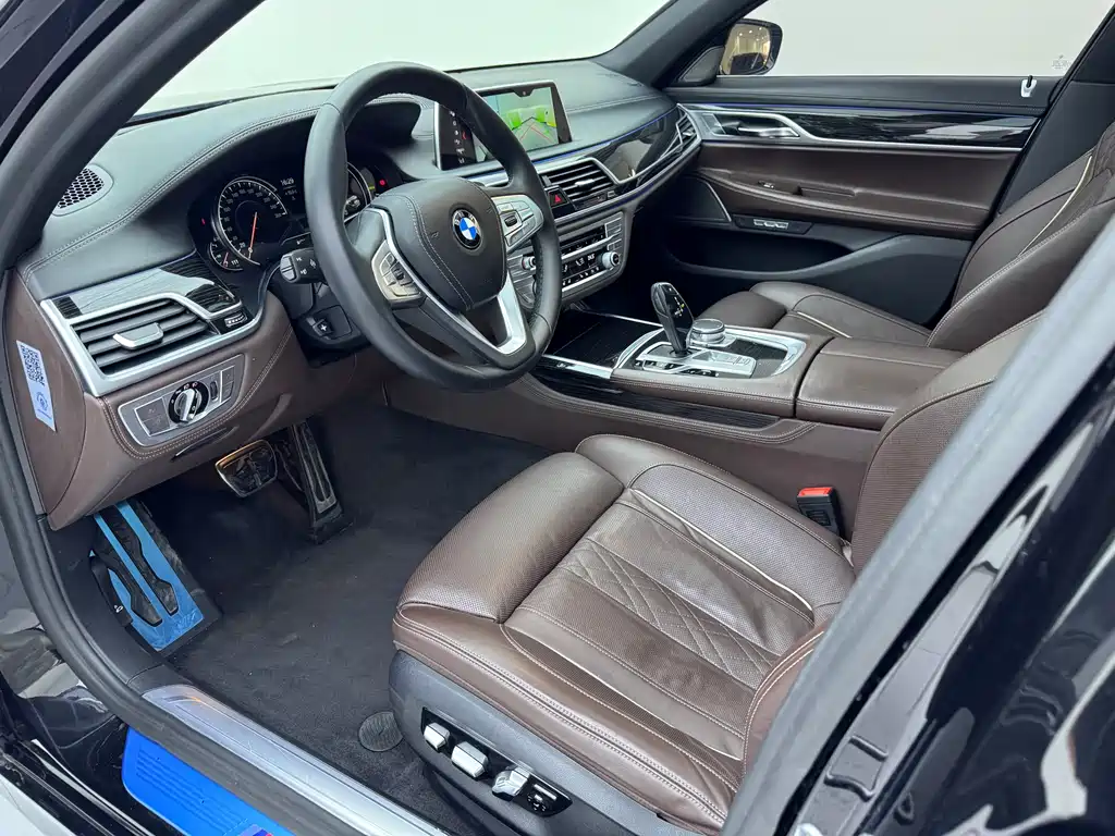 BMW 7 SERIES