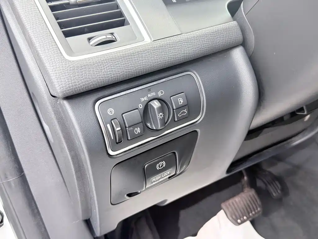 Volvo XC60 (Import) — миниатюра 11