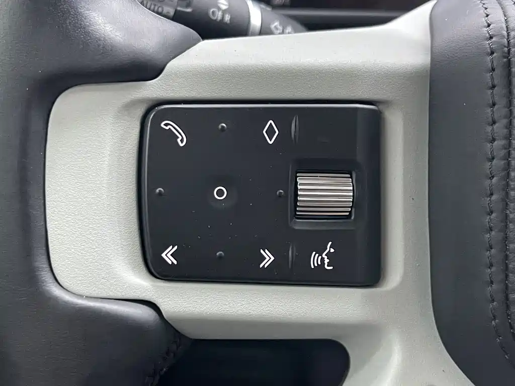 Land Rover Defender — миниатюра 7