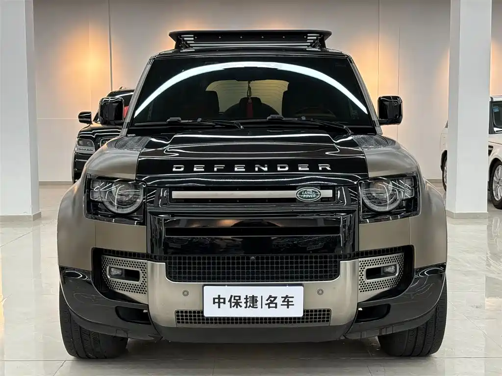 LAND ROVER DEFENDER