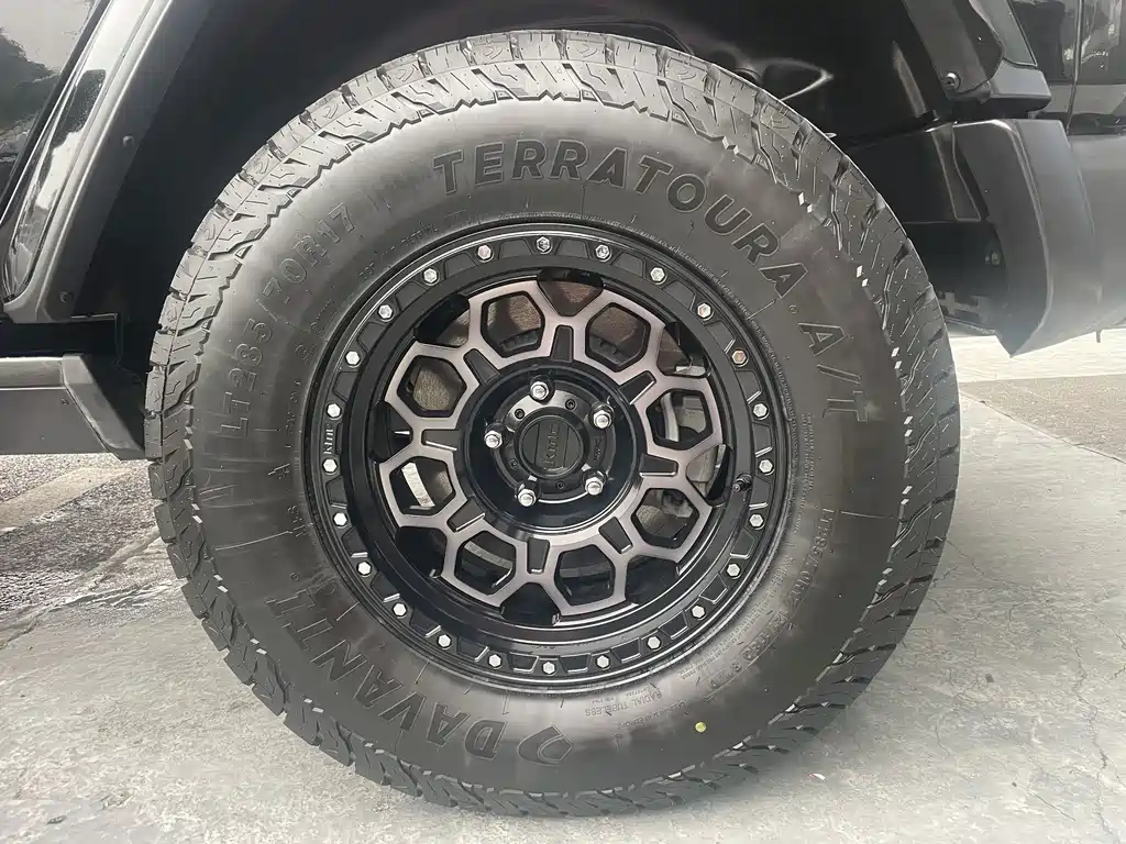 Jeep Wrangler PHEV — миниатюра 19