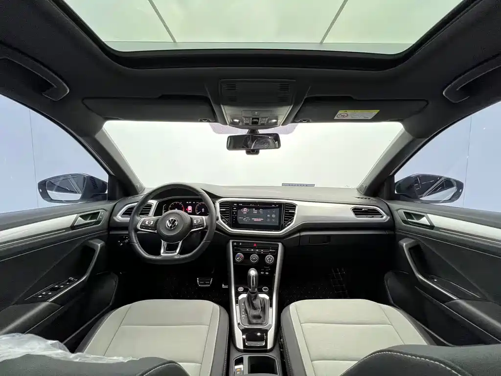 VOLKSWAGEN T ROC EXPLORING SONGS