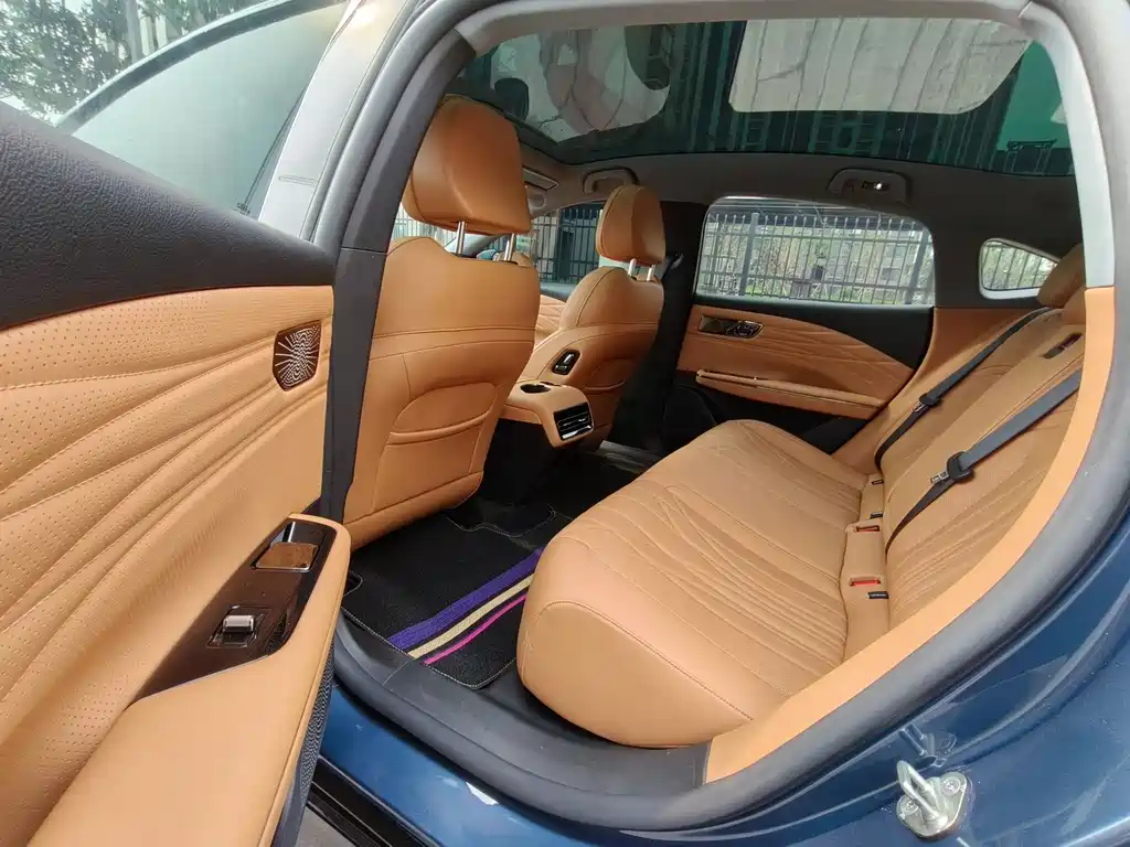 Geely Galaxy Galaxy 8 8 2025 130km EM-i Premium