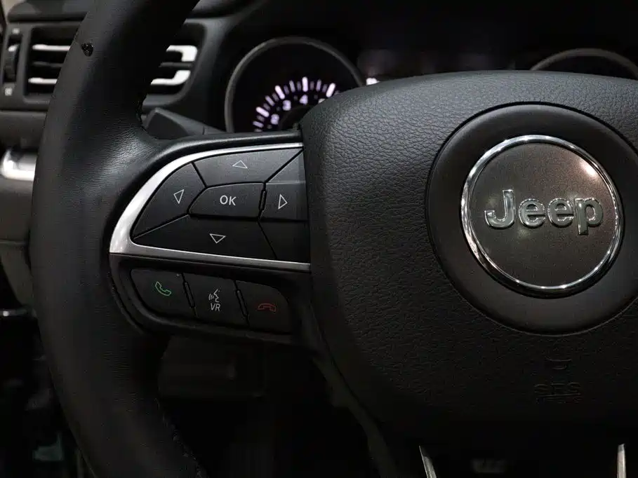 Jeep Grand Commander — миниатюра 16