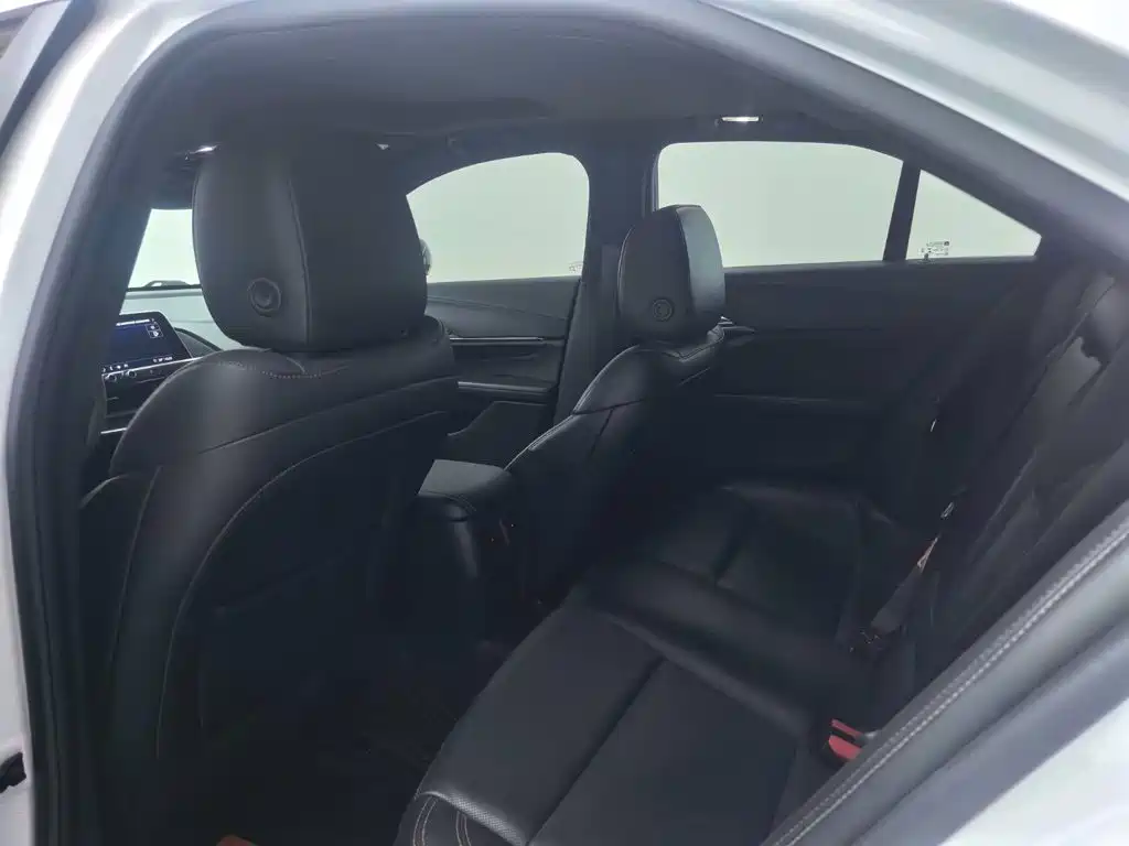 Cadillac CT4 — миниатюра 6