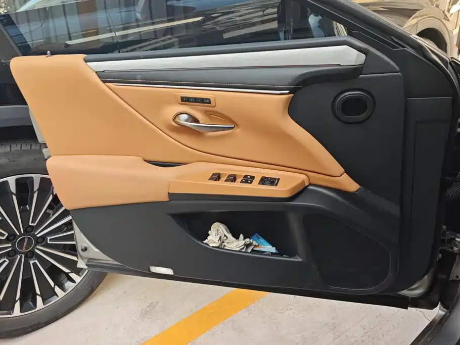 Lexus ES — миниатюра 7