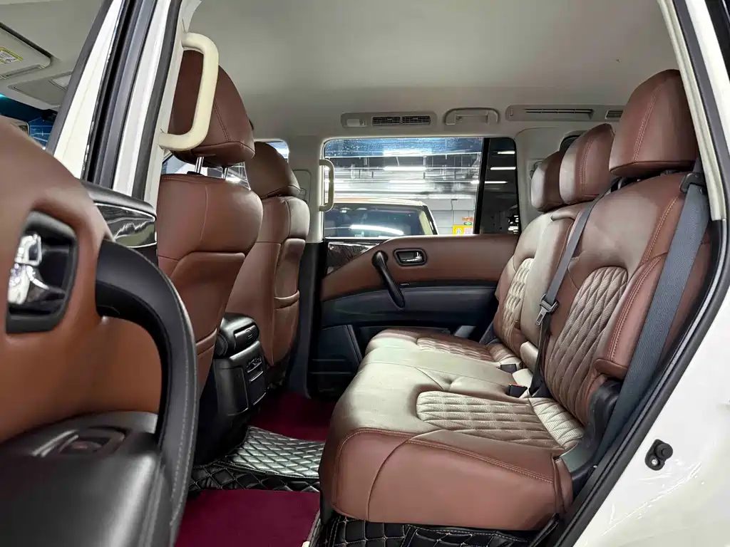Nissan Patrol — миниатюра 14