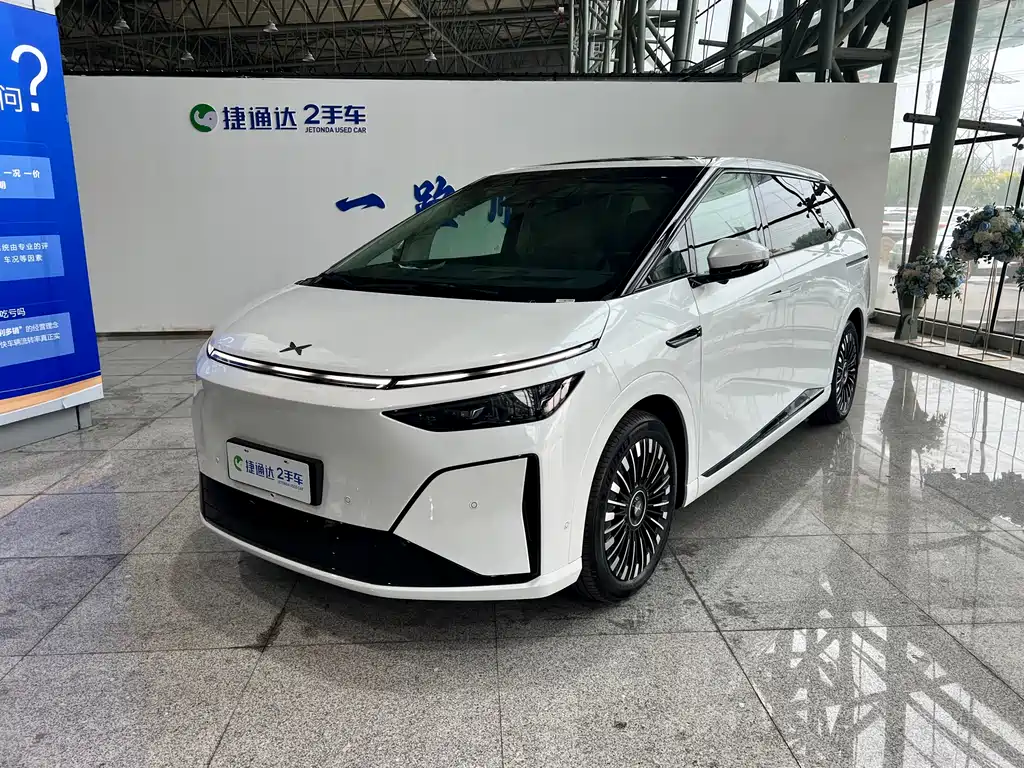 XPeng X9 2025