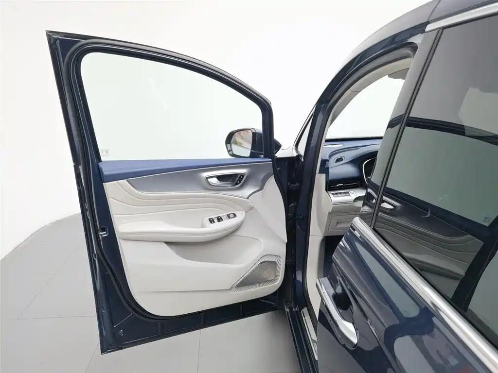Roewe iMAX8 2021 400TGI Supreme