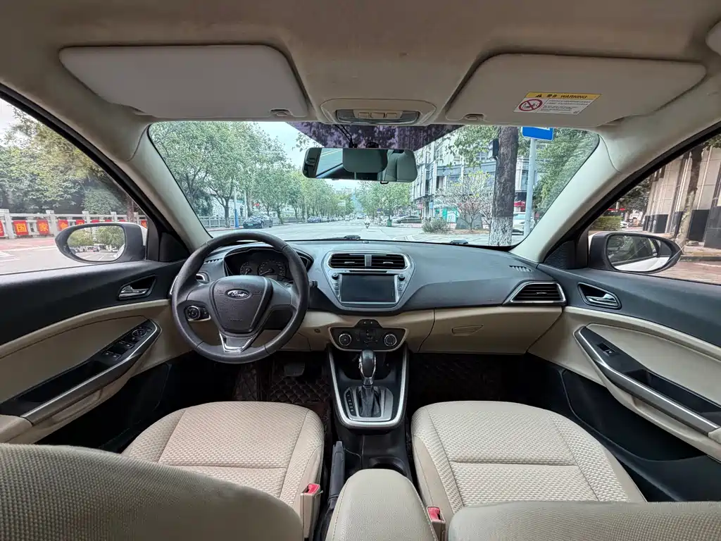 Ford Escort 2015 1.5L AT Comfort