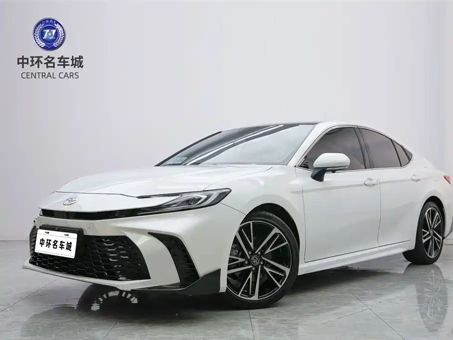 Toyota Camry 2025