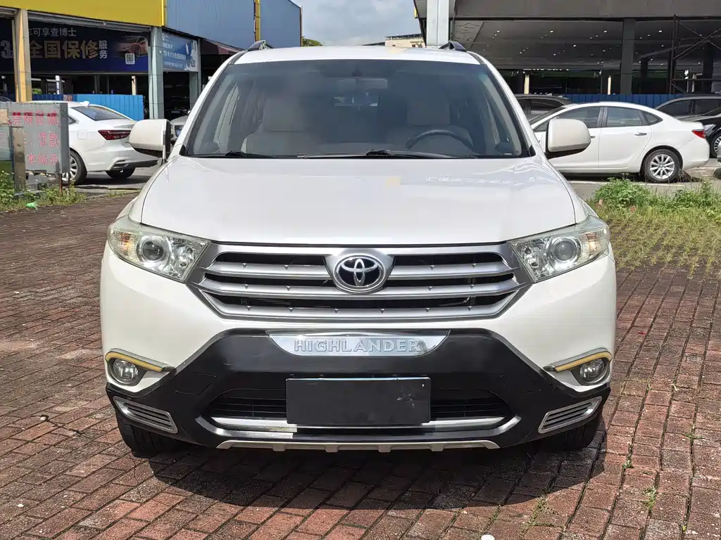 Toyota Highlander 2012 2.7L 7 мест Elite