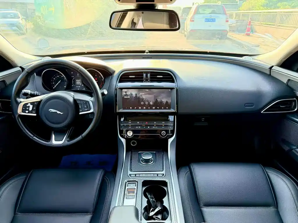 Jaguar XEL — миниатюра 3
