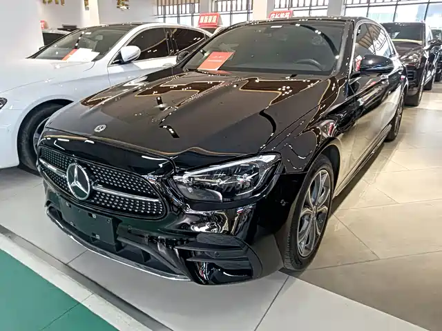 MERCEDES BENZ E CLASS