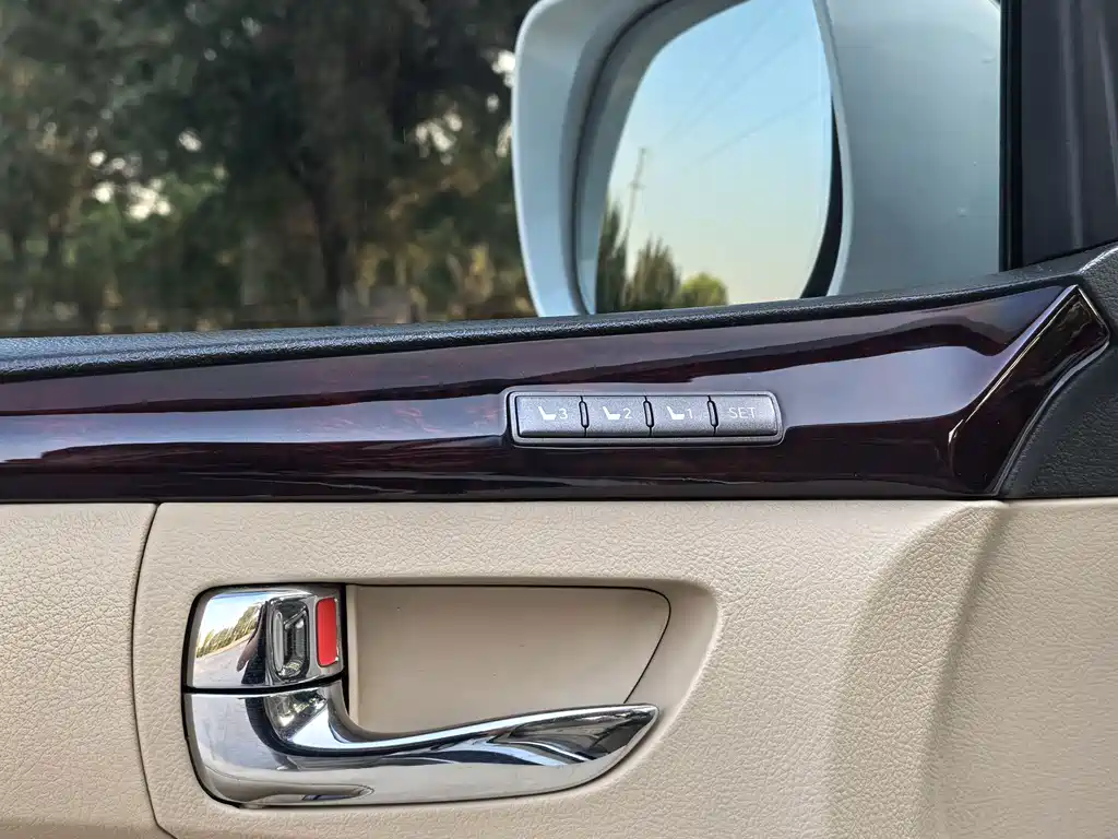 Lexus LX — миниатюра 23