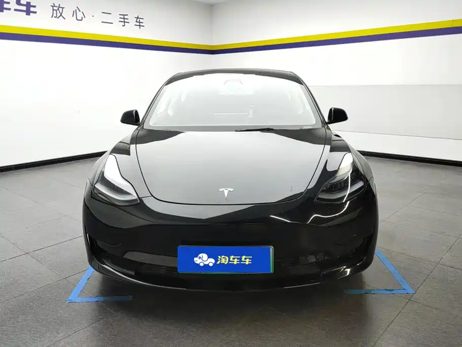 Tesla Model 3 — миниатюра 2