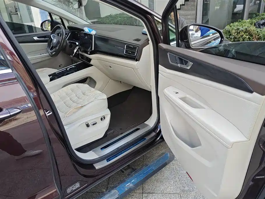 Volkswagen Viloran 2022 380TSI