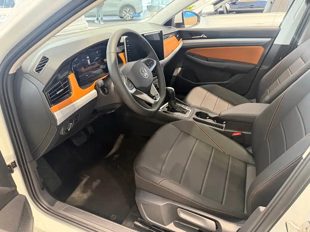 Volkswagen Bora 2026 200TSI DSG