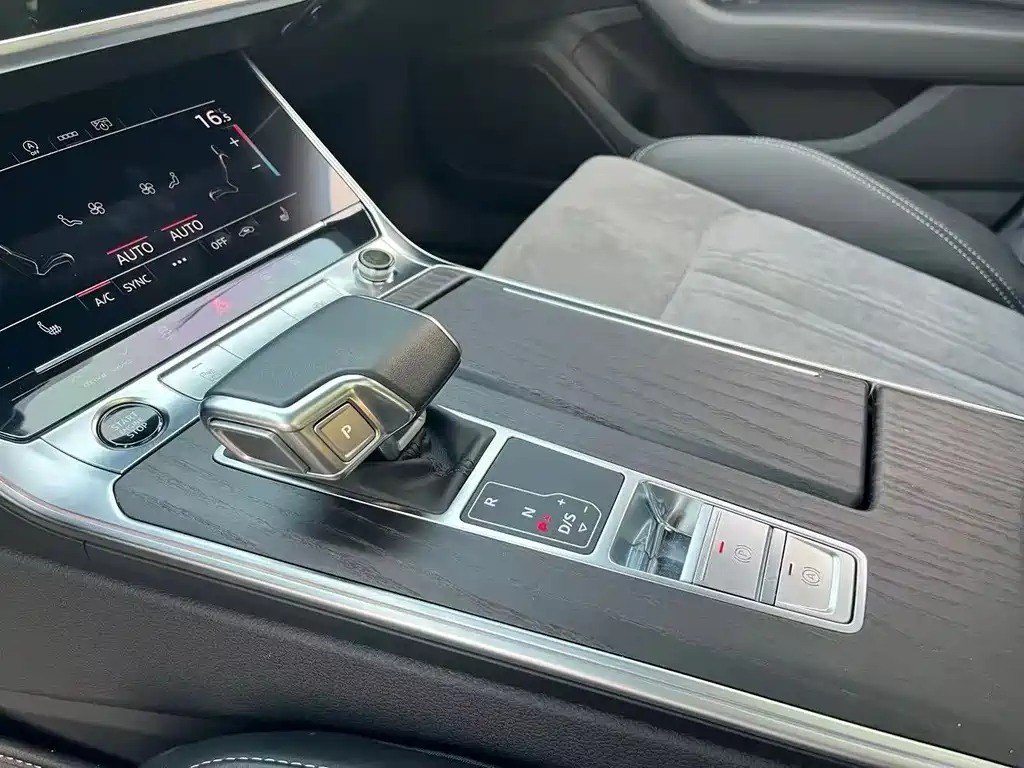 Audi A6L 2024 45 TFSI quattro
