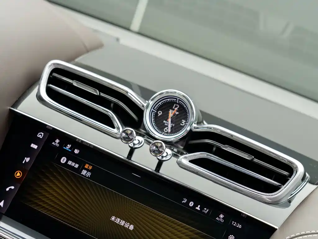 Bentley Bentayga PHEV — миниатюра 20