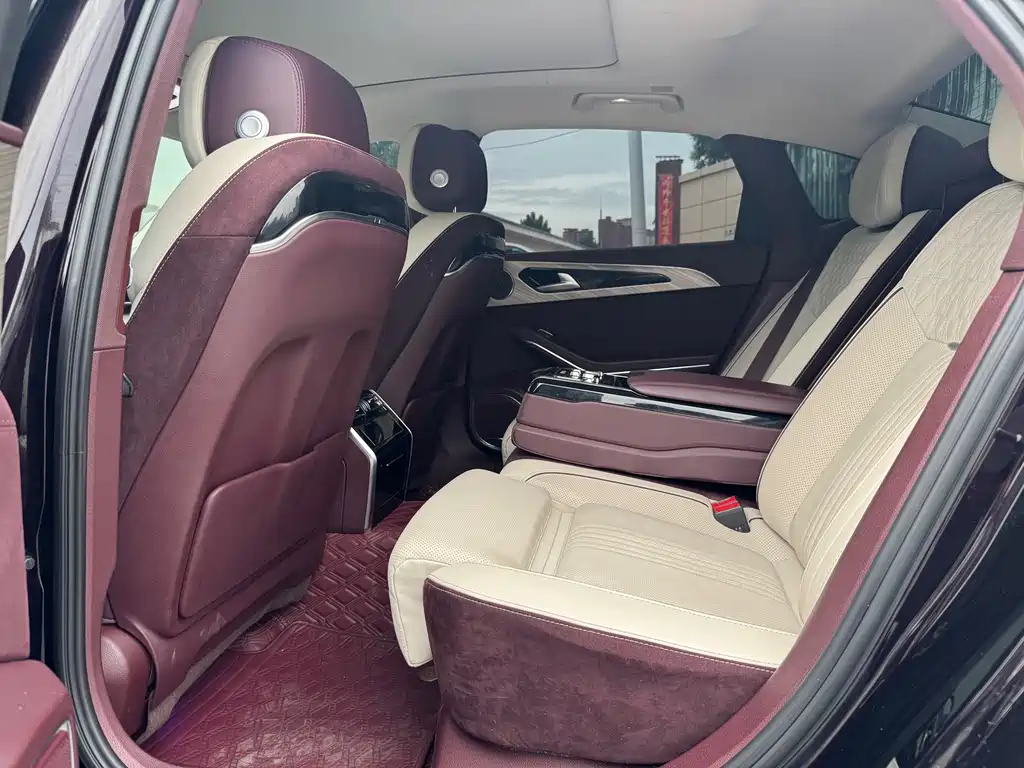 Hongqi H9 2022 2.0T
