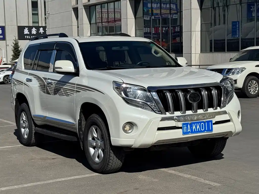 Toyota Land Cruiser Prado 2010 2.7L AT Standard