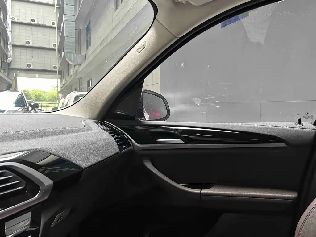 BMW X3 — миниатюра 15