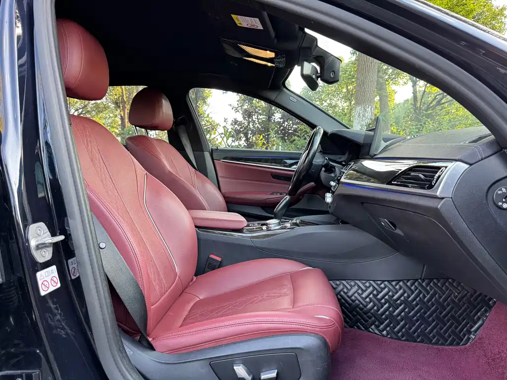 BMW 5 Series — миниатюра 9