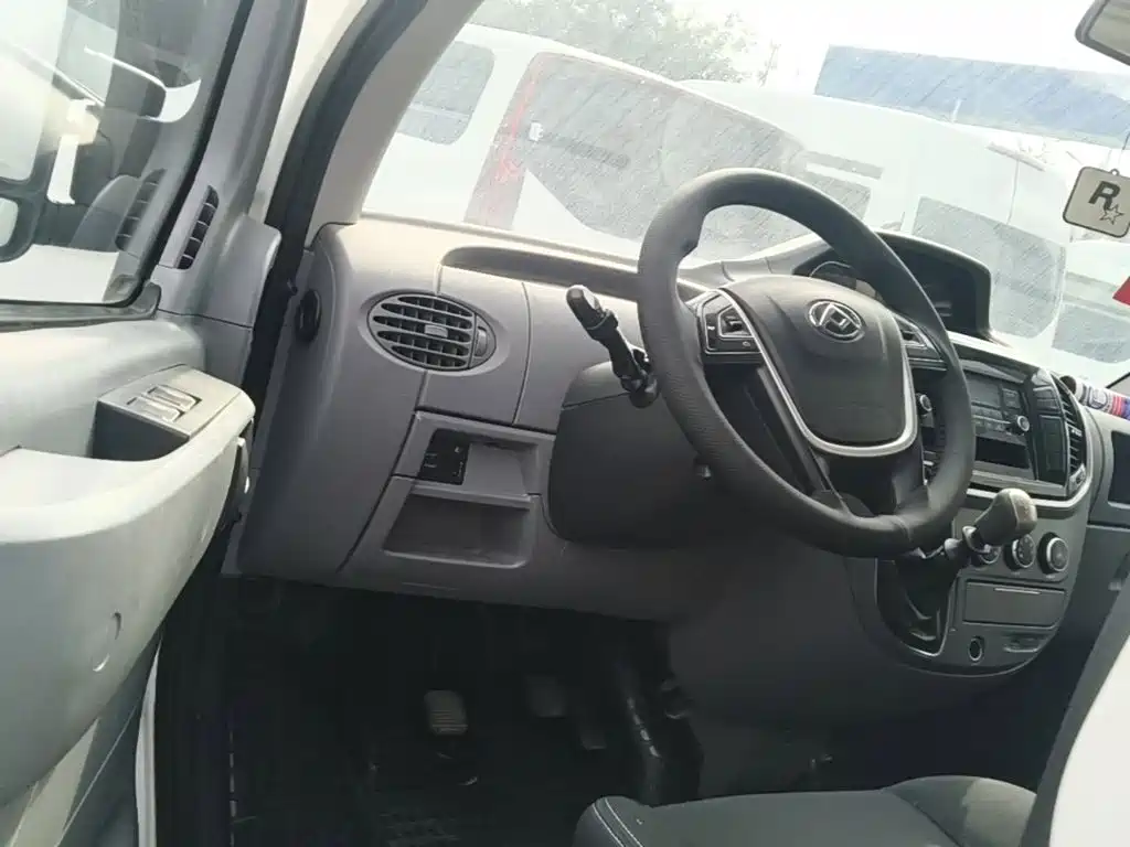 MAXUS V80 — миниатюра 16