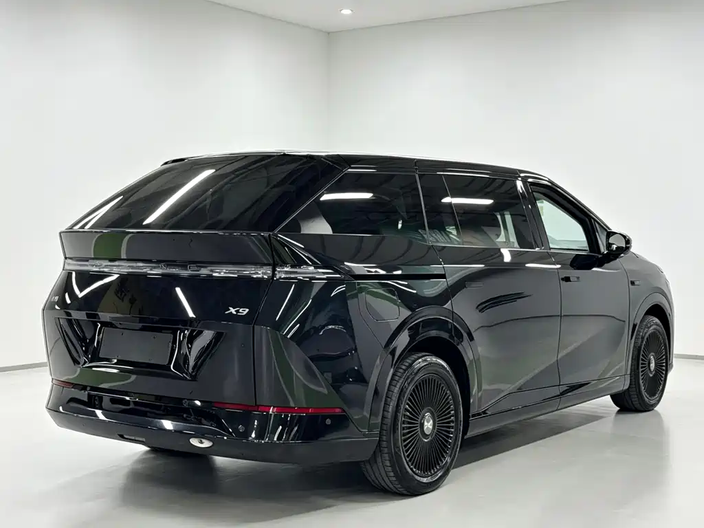 XPeng X9 — миниатюра 3