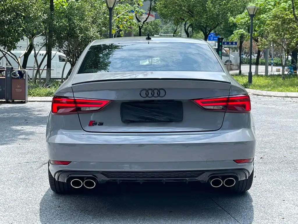 AUDI  A3