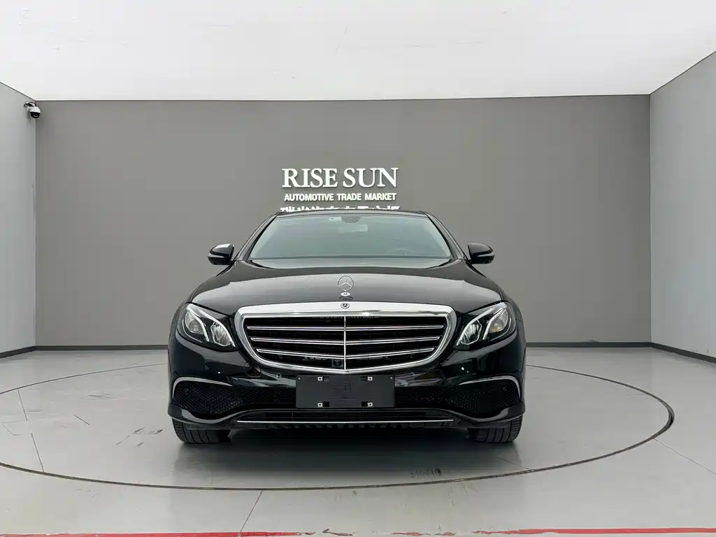 Mercedes-Benz E-Class — миниатюра 3