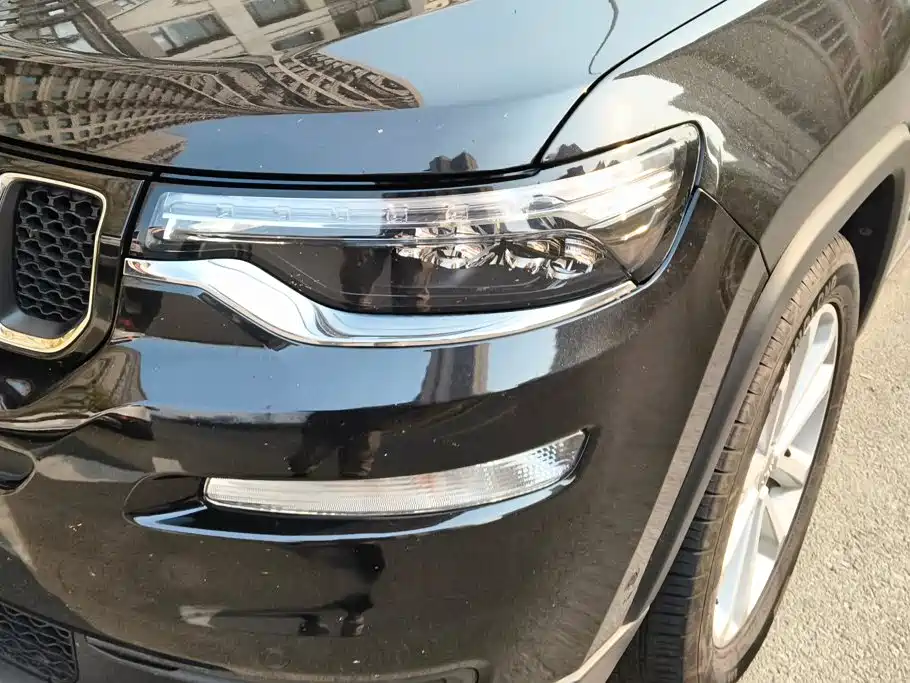 Jeep Grand Commander — миниатюра 5