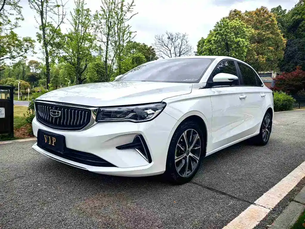 Geely Emgrand 2022