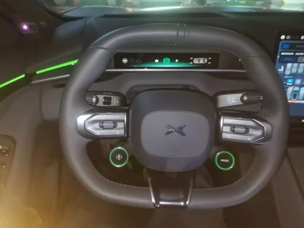 XPeng P7 — миниатюра 11