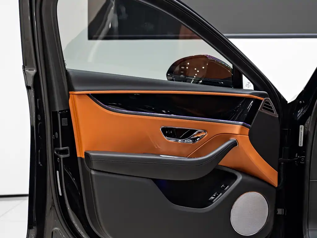 Bentley Flying Spur — миниатюра 13