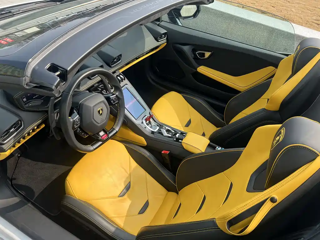 LAMBORGHINI HURACÁN