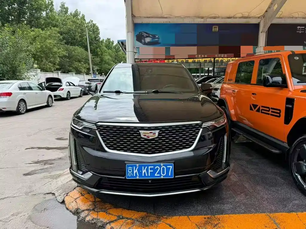 Cadillac XT6 2021 28T мест