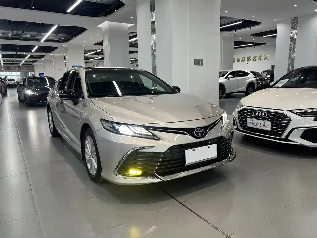 Toyota Camry 2021 2.0G Luxury