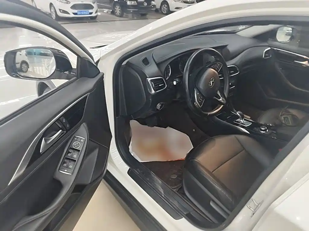 Infiniti QX30 — миниатюра 16