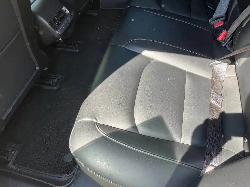 Tesla Model 3 — миниатюра 15