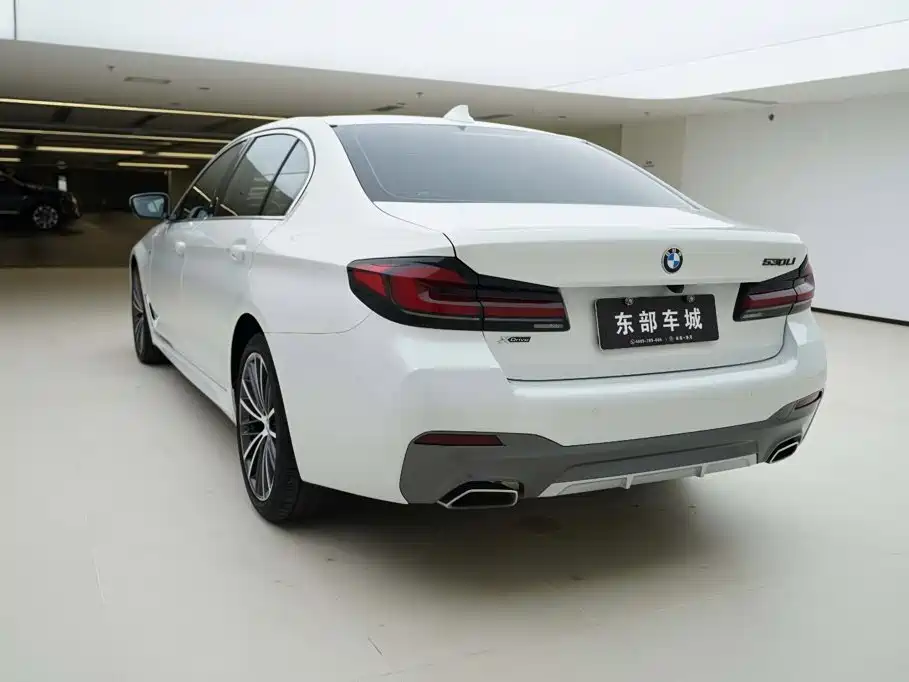 BMW 5 Series — миниатюра 5