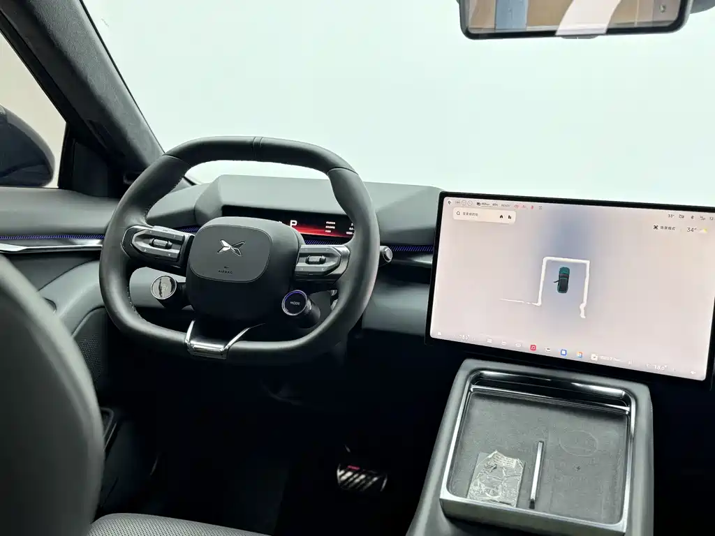 XPeng P7 — миниатюра 17
