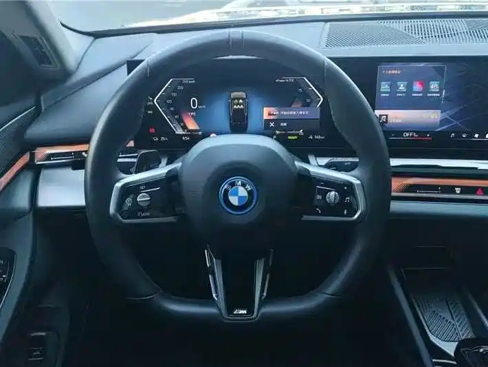 BMW i5 — миниатюра 9