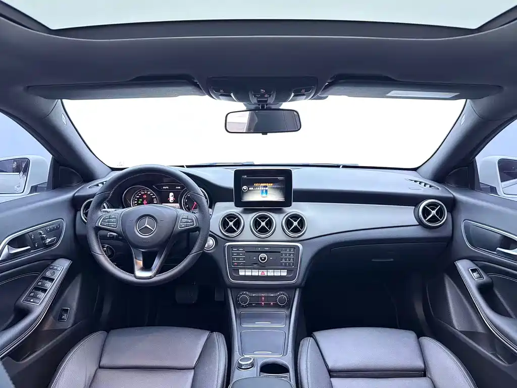 Mercedes-Benz CLA 2017 CLA 200 Fashion