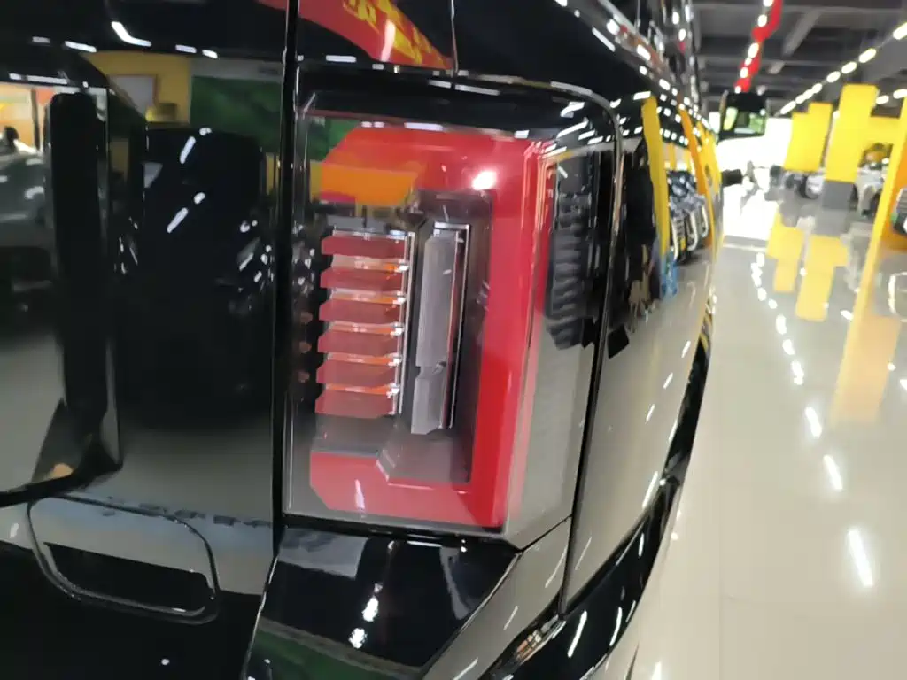 Fangchengbao Leopard 8 8 2025 Flagship 7 мест